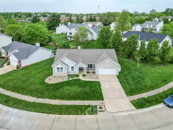 621 Green Tree Meadows Drive, Lake St Louis, MO 63367