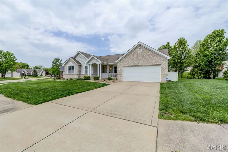 621 Green Tree Meadows Drive, Lake Saint Louis, MO 63367 - #3