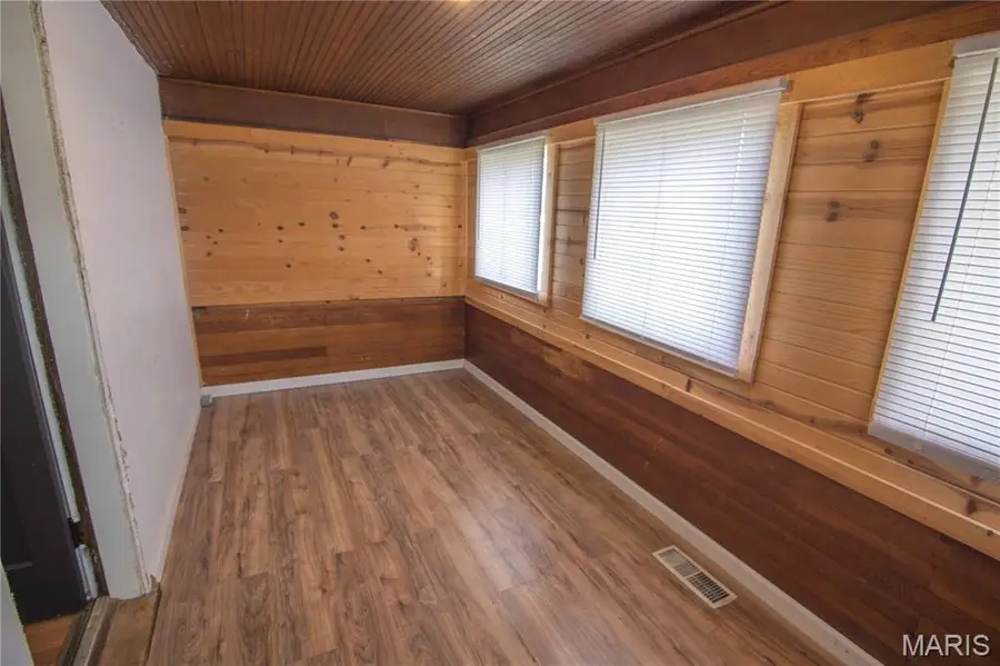 1524 W Randolph Street, Vandalia, IL 62471 - #3