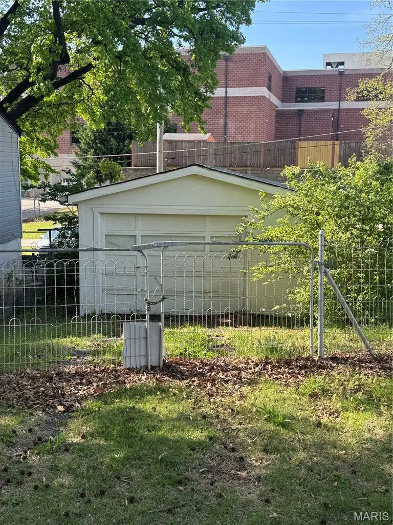 223 Fairview Lane, Ferguson, MO 63135 - #3