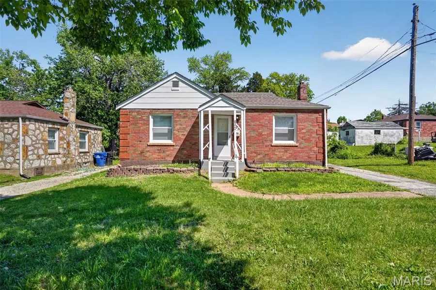 8211 Montreal Drive, Saint Louis, MO 63132 - #2