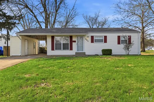 880 Fifth Plaza, Florissant, MO 63031