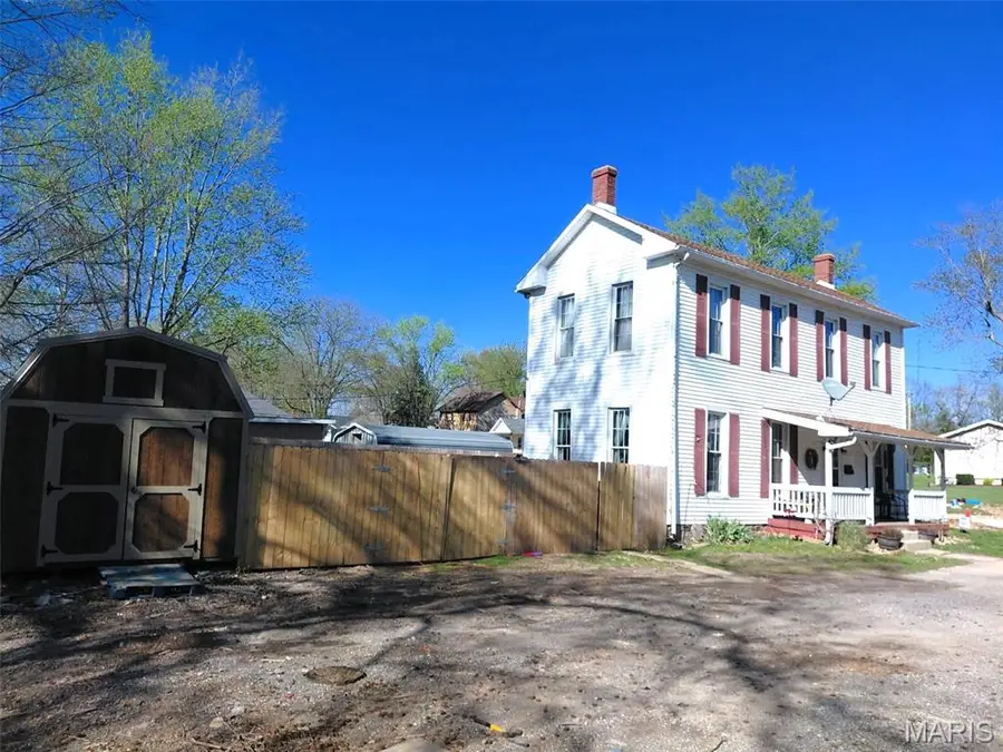 103 W Main Street, Vandalia, IL 62471 - #2