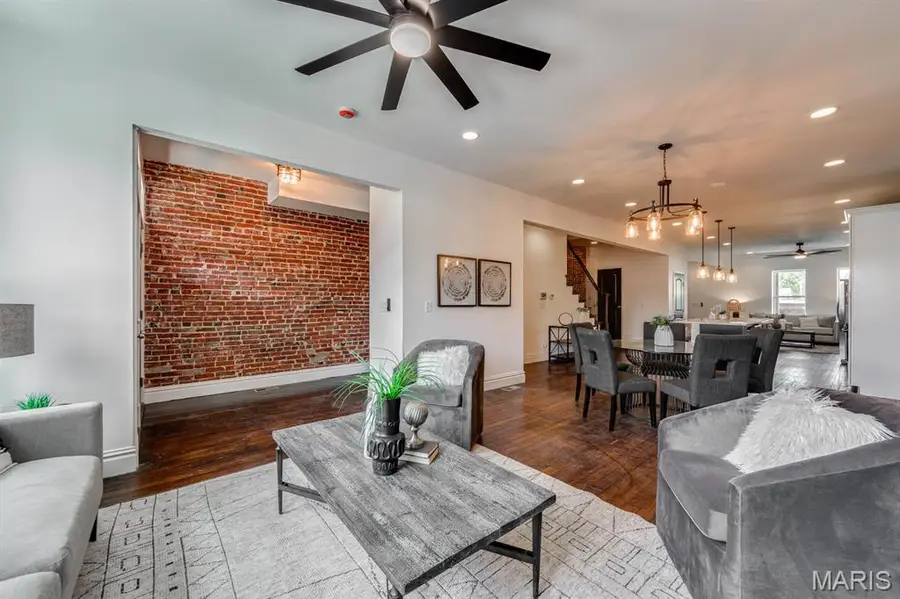 2739 Utah Street, Saint Louis, MO 63118 - #3