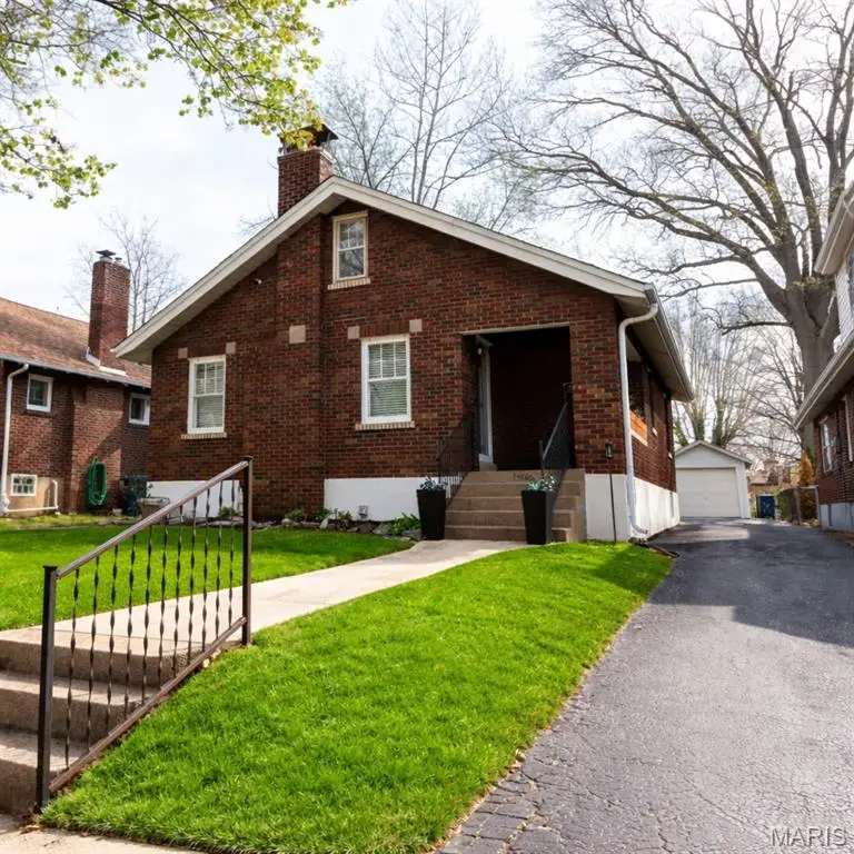 2460 Hartland Avenue, Sycamore Hills, MO 63114 - #2