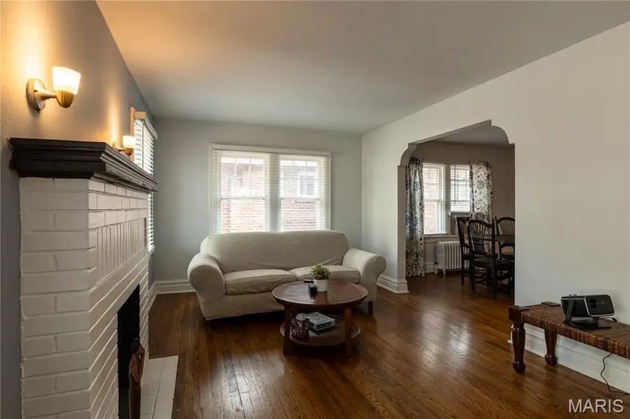 2460 Hartland Avenue, Sycamore Hills, MO 63114 - #3