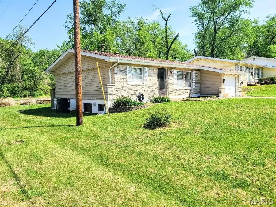 2515 Linnell Drive, Saint Louis, MO 63136 - #2