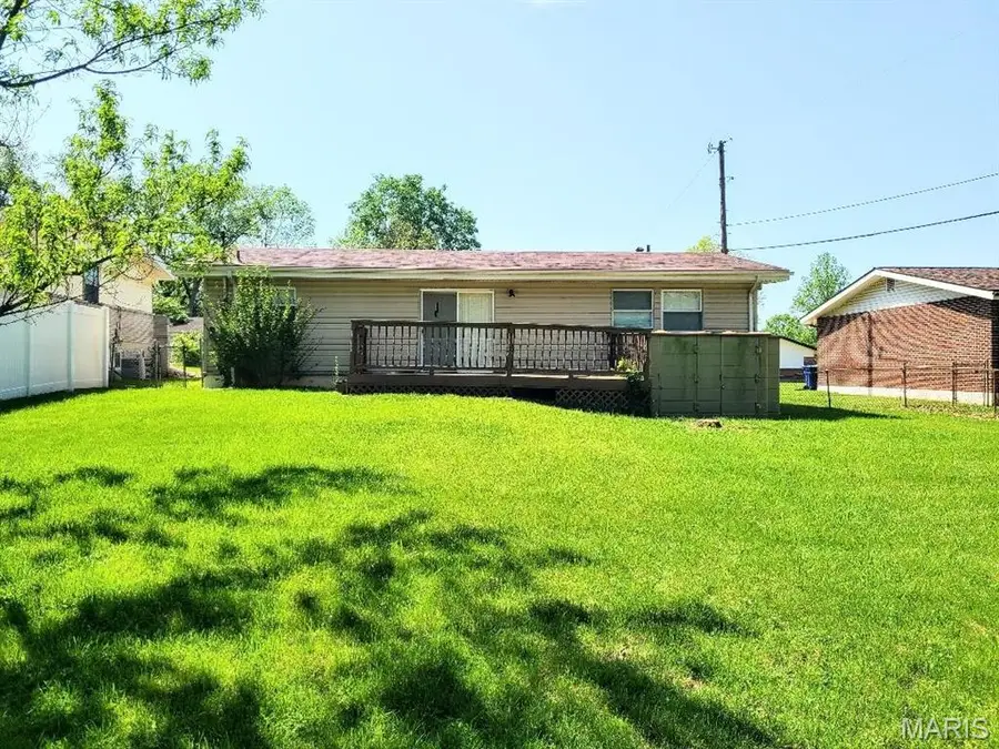 2515 Linnell Drive, Saint Louis, MO 63136 - #3