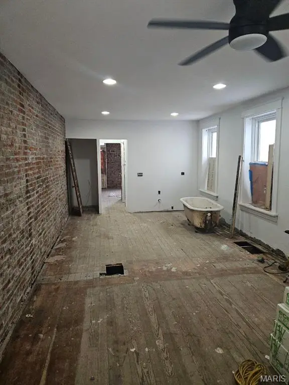 4807 Milentz Avenue, Saint Louis, MO 63116 - #2