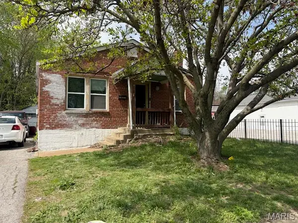 8759 N Broadway, St Louis, MO 63147