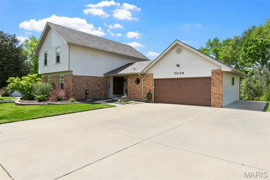 7039 Broken Oak Drive, Saint Louis, MO 63129 - #2