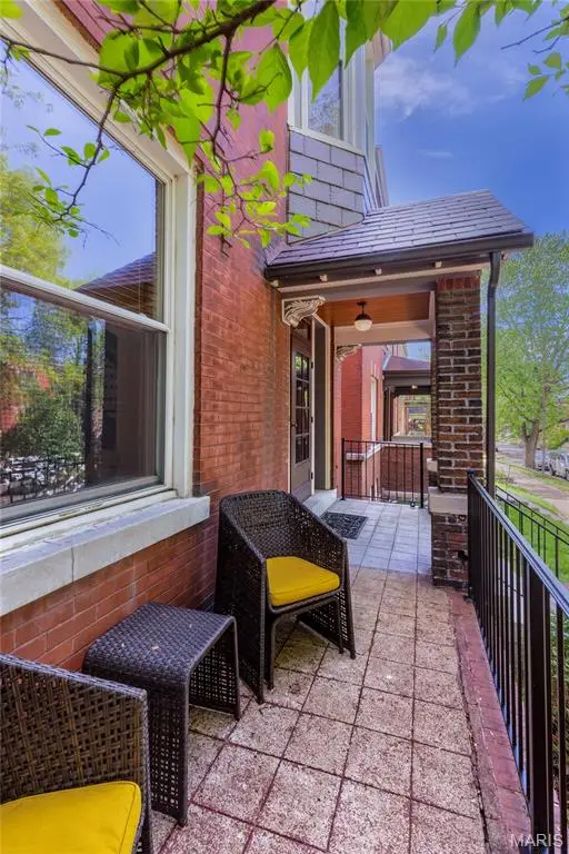 3832 Connecticut Street, Saint Louis, MO 63116 - #3