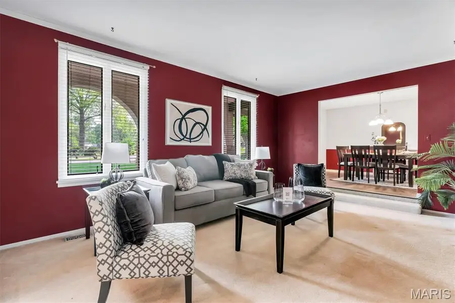 10001 Kalinda Lane, Sunset Hills, MO 63128 - #3