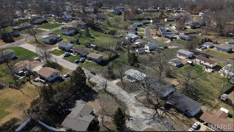 4309 Snelson Drive, Saint Louis, MO 63129 - #2