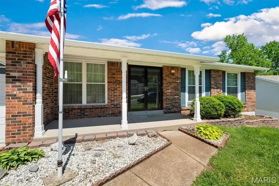 5615 Chalet Manor Court, Saint Louis, MO 63129 - #3