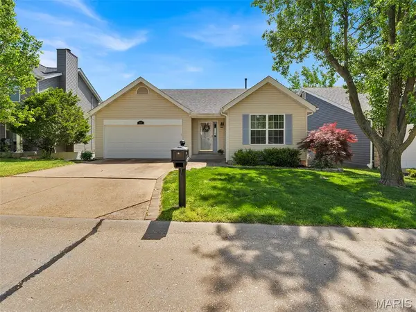 1562 Glenn Brooke Woods Circle, Ballwin, MO 63021