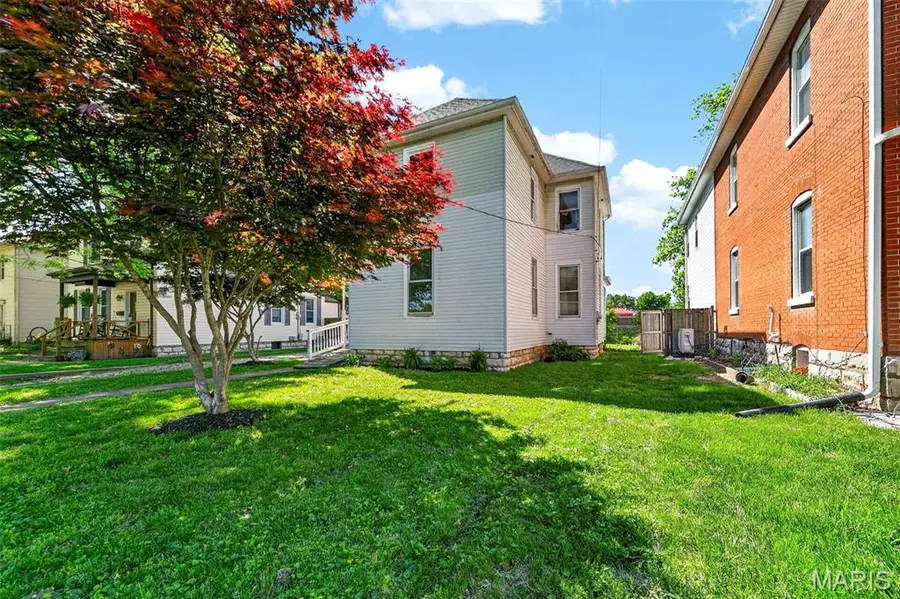 1009 S 4th Street, Saint Charles, MO 63301 - #2