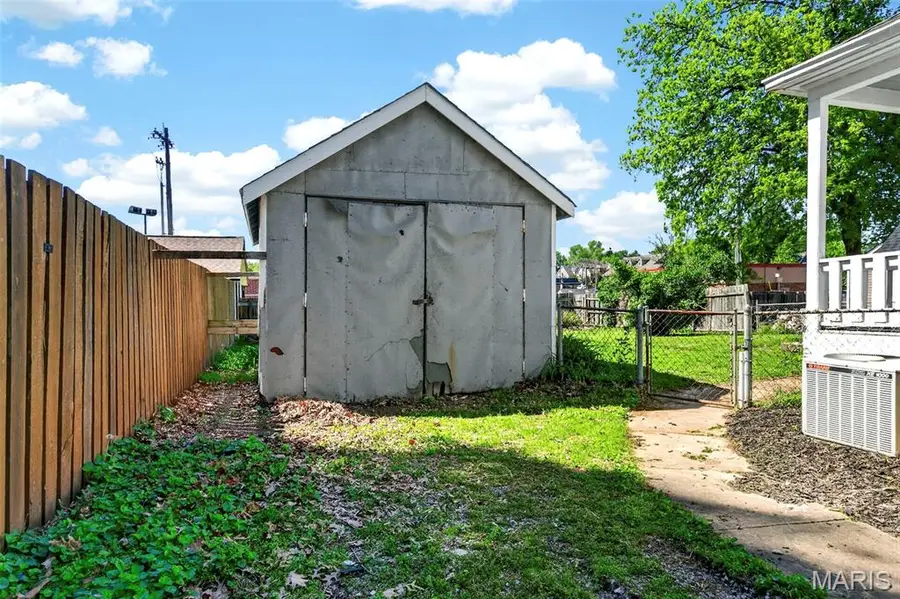 1009 S 4th Street, Saint Charles, MO 63301 - #3