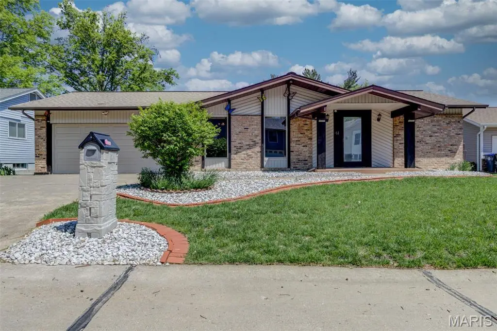 30 Gateswood Drive, Saint Peters, MO 63376 - #1