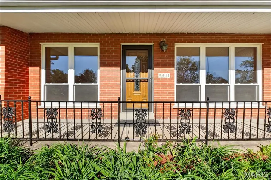 9301 Lavant Drive, Saint Louis, MO 63126 - #3