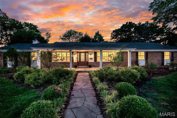 24 Country Fair Lane, Creve Coeur, MO 63141