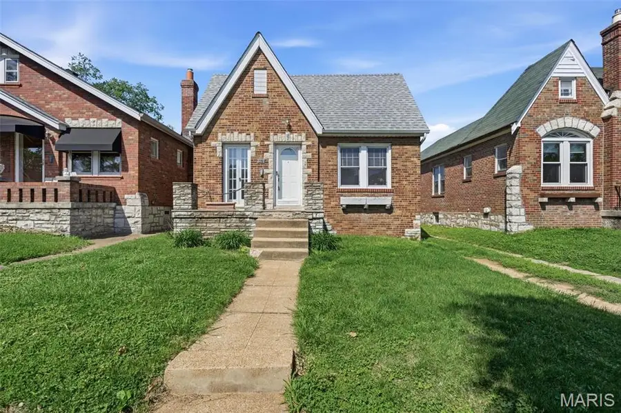 6415 Blow Street, Saint Louis, MO 63109 - #2