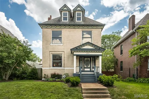2910 Allen Avenue, St Louis, MO 63104