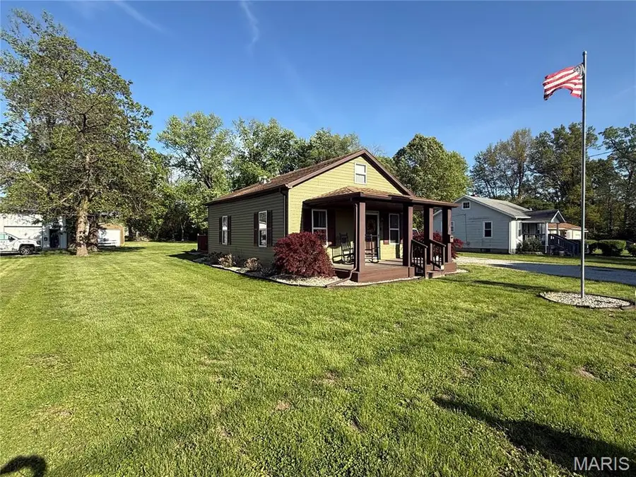 33 S Williams Street, Cottage Hills, IL 62018 - #3