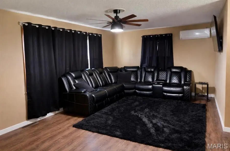 130 Hunt St, Dexter, MO 63841 - #3