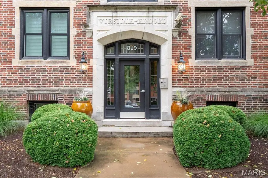 319 N Taylor Avenue #C, Saint Louis, MO 63108 - #2