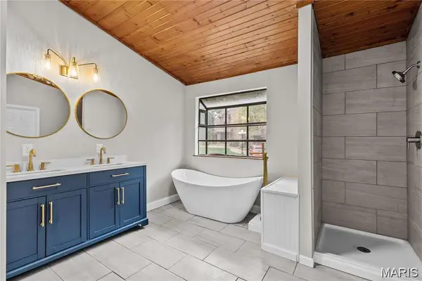 2040 Avignon Drive #A, St Charles, MO 63303
