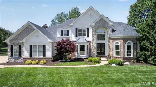 18009 Tara Woods Court, Chesterfield, MO 63005