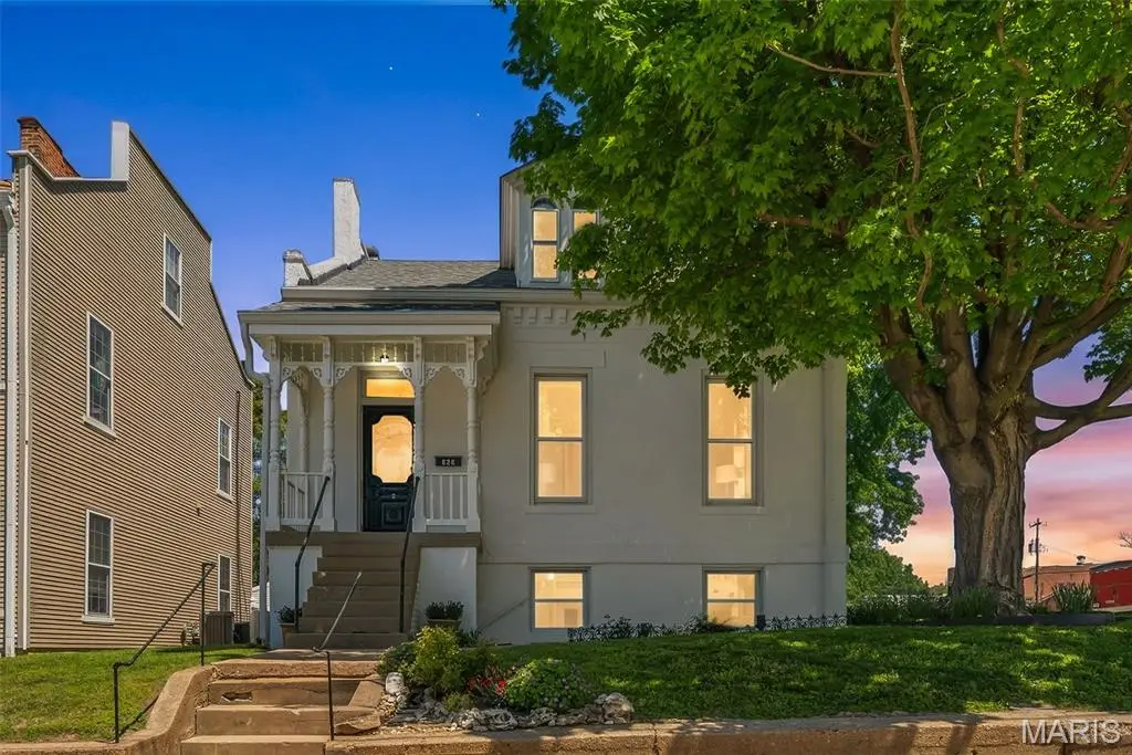 626 Adams Street, Saint Charles, MO 63301 - #1