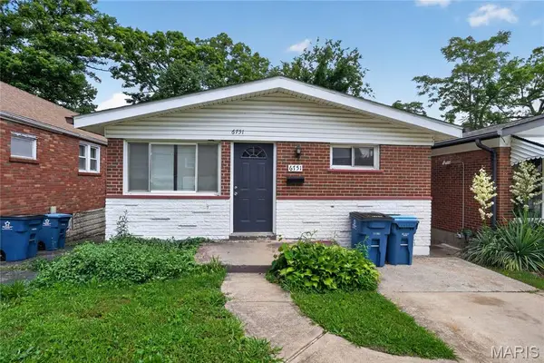 6751 Kenwood Drive, St Louis, MO 63121