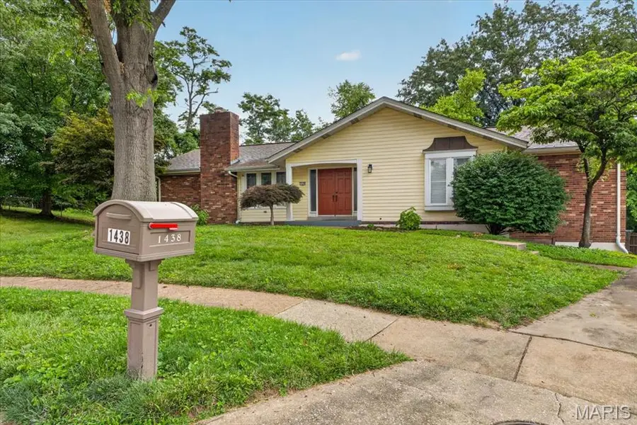 1438 Silverleaf Lane, Saint Louis, MO 63146 - #2