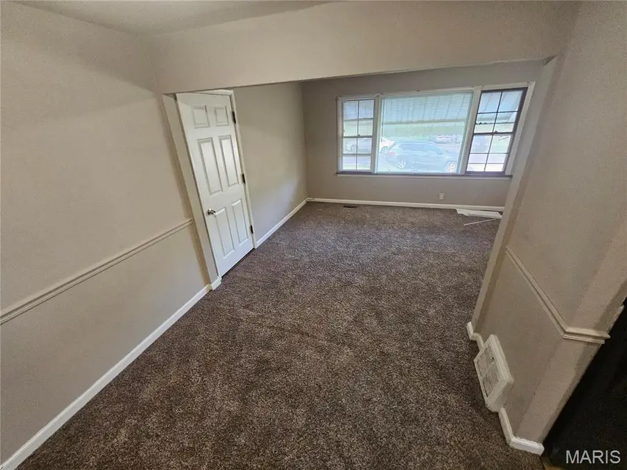 10220 Tappan Drive, Saint Louis, MO 63137 - #2
