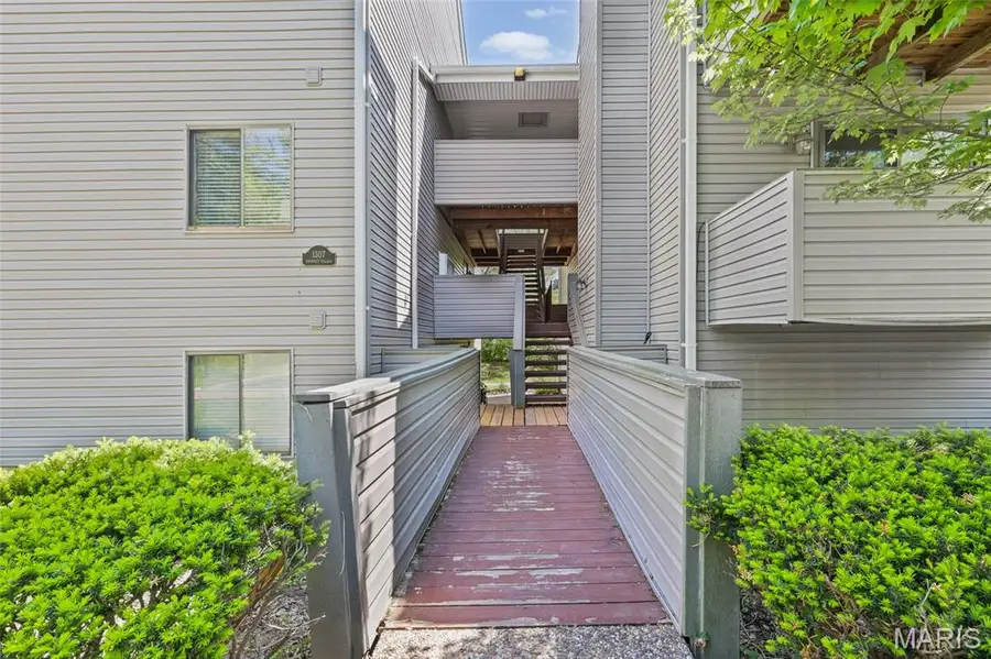 1307 Prospect Village Lane #F, Ballwin, MO 63021 - #3