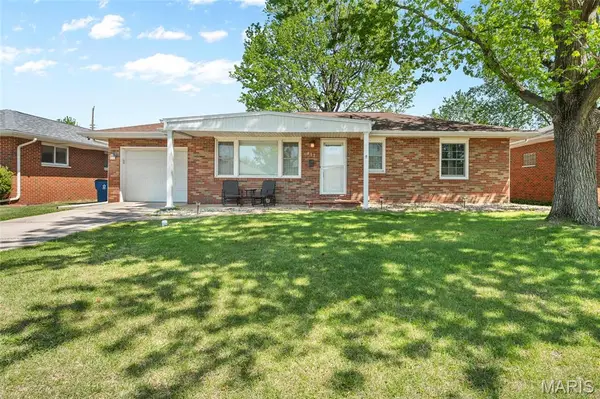 917 Willow Street, Wood River, IL 62095