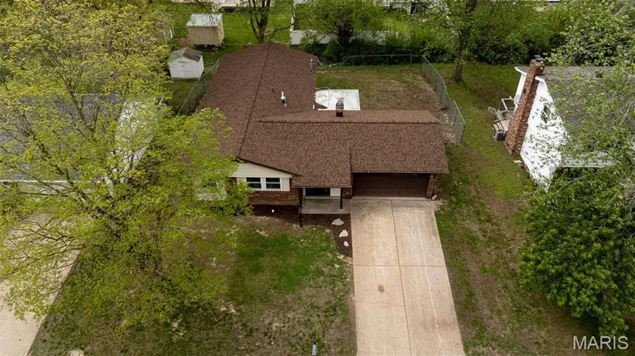 341 Roanoke Drive, Belleville, IL 62221 - #2