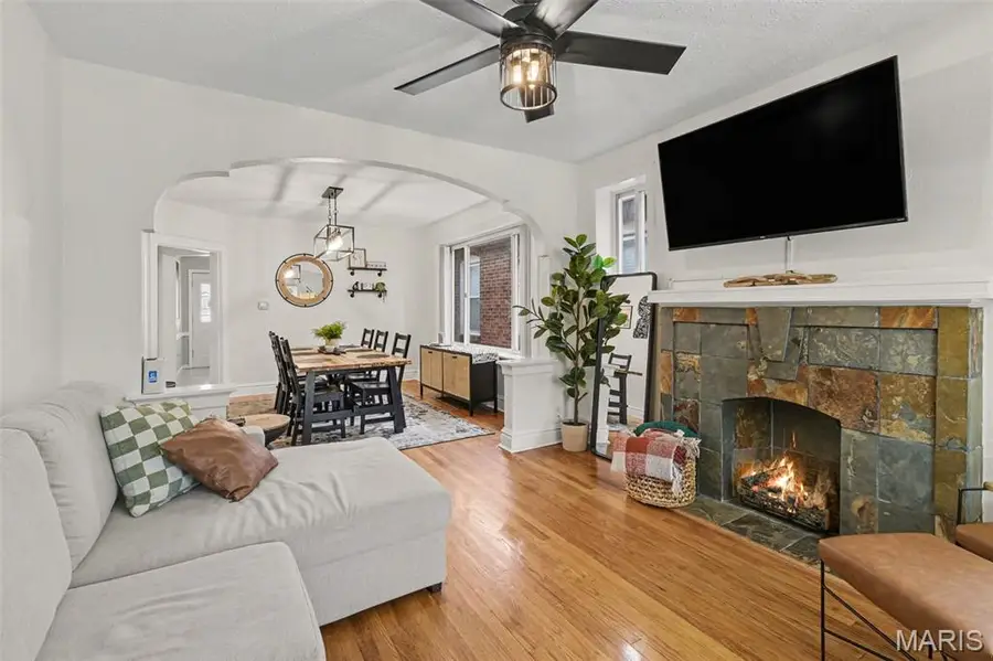 5133 Goethe Avenue, Saint Louis, MO 63109 - #3