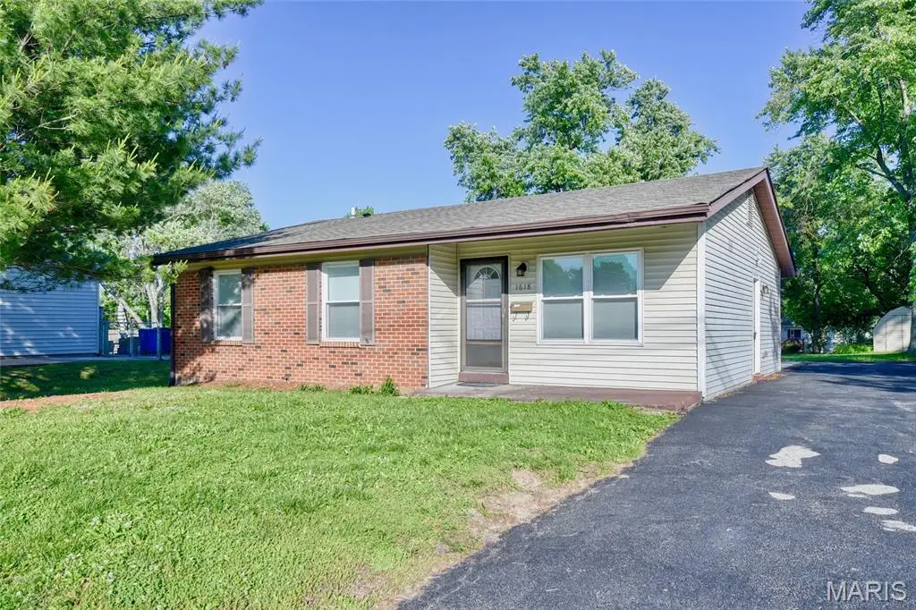 1618 Patterson Road, Florissant, MO 63031 - #1
