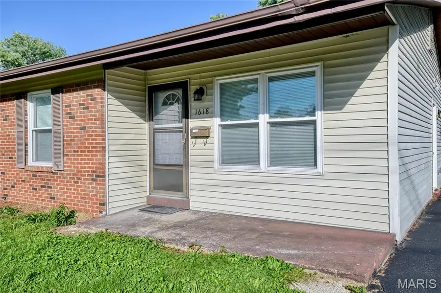 1618 Patterson Road, Florissant, MO 63031 - #2