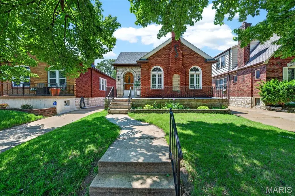 3990 Bowen Street, Saint Louis, MO 63116 - #1