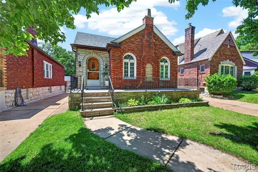 3990 Bowen Street, Saint Louis, MO 63116 - #2