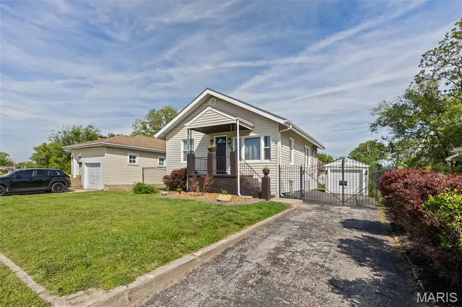 3209 Louisiana Drive, East Saint Louis, IL 62205 - #2