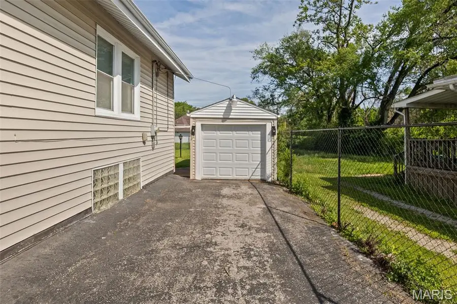 3209 Louisiana Drive, East Saint Louis, IL 62205 - #3