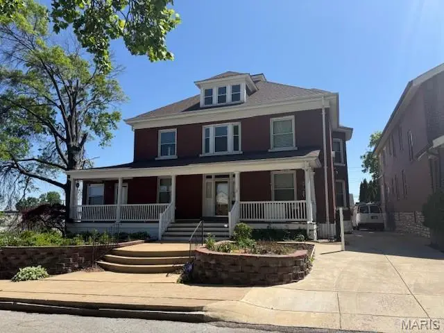 6120 Victoria Avenue, Saint Louis, MO 63139 - #2