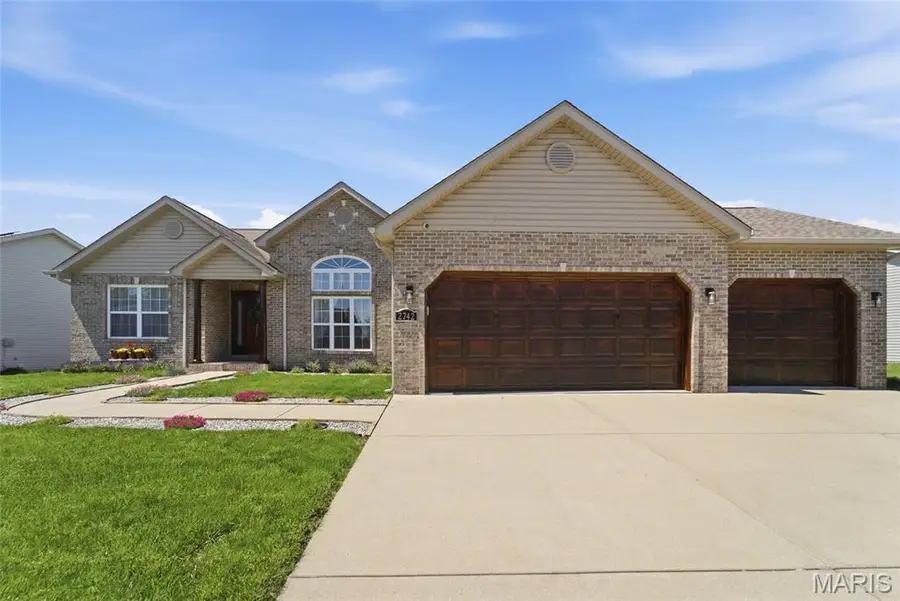 2742 London Lane, Shiloh, IL 62221 - #2