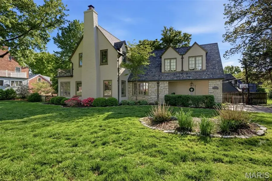 36 Algonquin Wood Place, Glendale, MO 63122 - #2