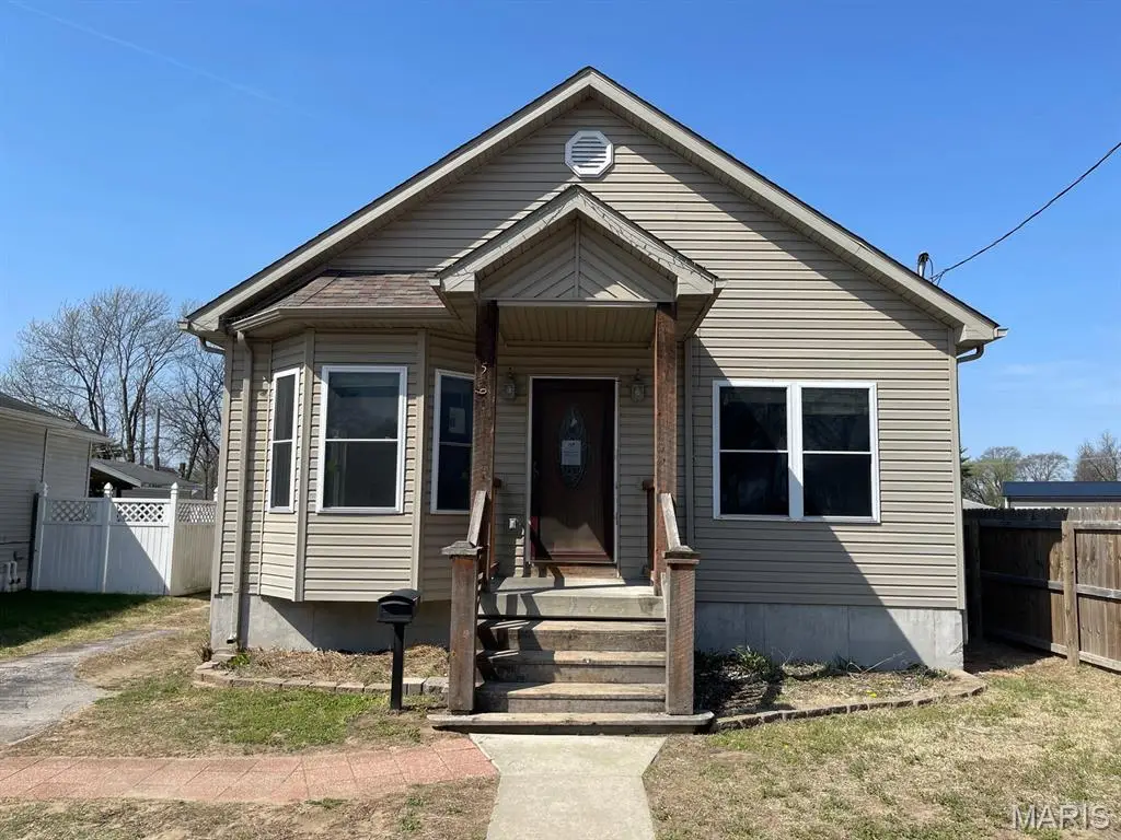 560 Prospect Street, Wood River, IL 62095 - #1
